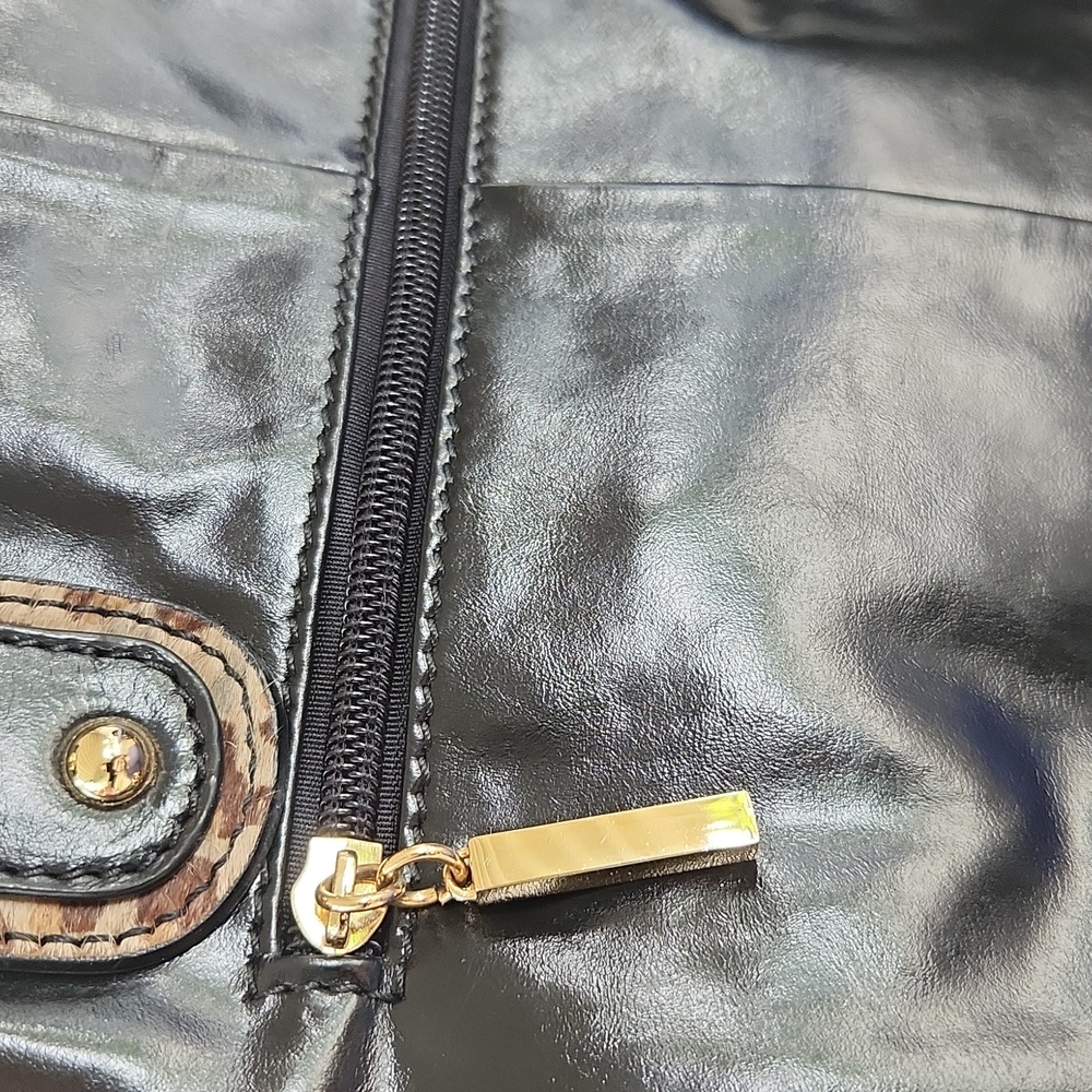 THE FIND Leopard Print Shoulder Bag with Gold Accents,with  Key Chain - Picture 14 of 16